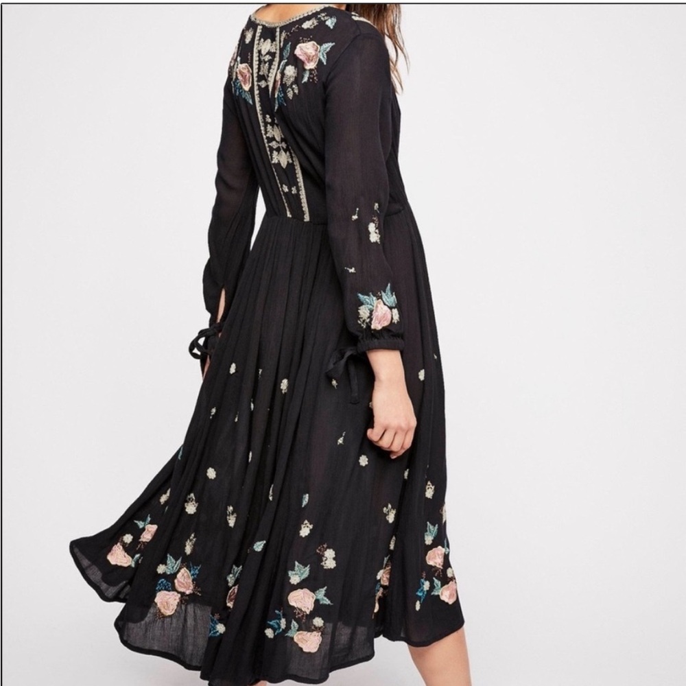 Free People Enchanted Forest Black Embroidered Floral Boho Midi Dress Size Small - Picture 3 of 16